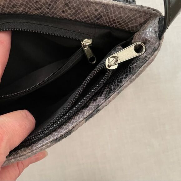 Faux Snakeskin Shoulder Bag Gray Black Patent Buckle Flap Y2K Style - Picture 12 of 13